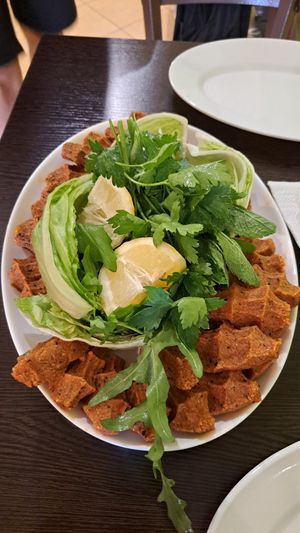 Cig Köfte Familienteller (30 Stück) at Vegana in Luebeck