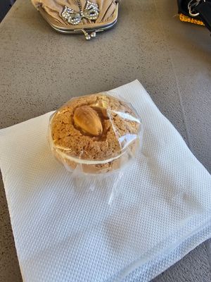 Heaven- best vegan cake I've had at Tranakas Bakery - Τράνακας Φούρνος in Zakinthos