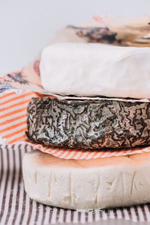 Our cheeZe wheels, made with different ingredients, cultures and processes. Always natural, vegan and only the best ingredients. Come try them 🧀  at KAREEM Foods in Bogota