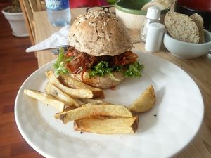 Hamburger at Caballete & Berenjena in Magdalena