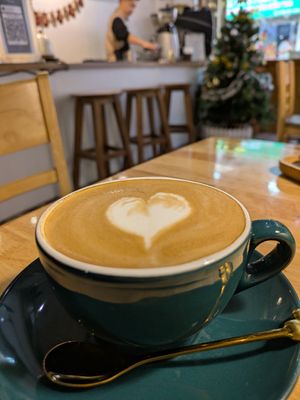 Oat flat white at Dream Beans Coffee in Hanoi