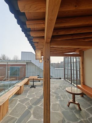 another outdoor area on the top floor at Leedorim in Seoul