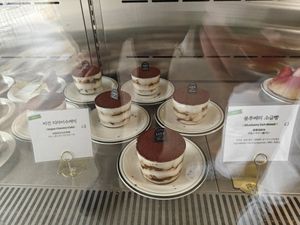 vegan tiramisu at Leedorim in Seoul
