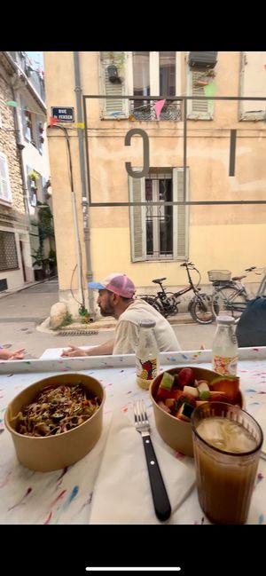  at Picnic in Antibes