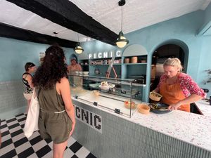  at Picnic in Antibes