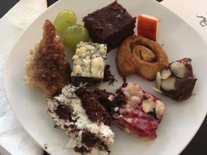mixed brunch plate - sweets at Playing With Eels in Berlin