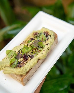 Crostino with avocado hummus at Açaí Santo Spirito in Florence