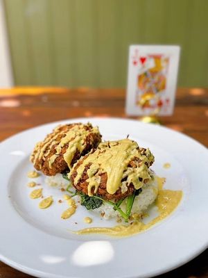 Jackfruit "Krabby" Cakes at 9th Island Vegan in Haleiwa