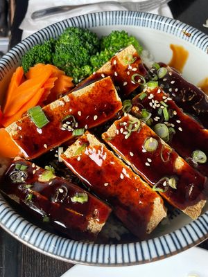 Tofu Teriyaki bowl  at Asiatique Eatery in Ventura