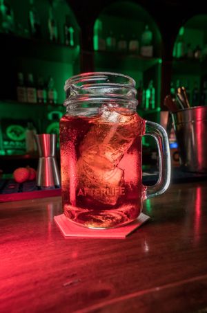 Renueva energías con nuestra exclusiva poción de vida, un cóctel dulce para curar heridas y volver a la partida con la salud a tope.
Puedes pedirla con un toque de vodka por 1 at Afterlife eSports Gamer Bar in Barcelona