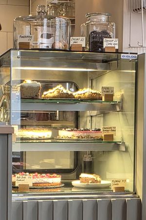 Kuchenauswahl at Café Hommage in Erfurt