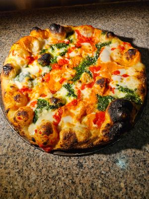 Pesto VEG triplke sauce (tomato, vodka, pesto) at Top Pizza in Ljubljana