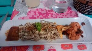 Ramen noodles and cauliflower at Rayen Vegano in Madrid