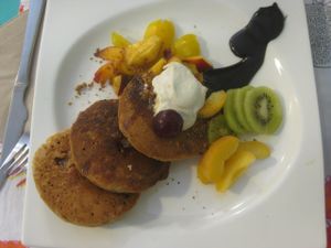 Sunday pancakes at Rayen Vegano in Madrid