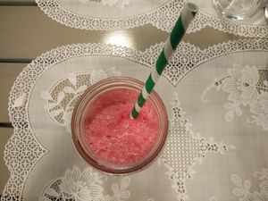 red juice at Rayen Vegano in Madrid