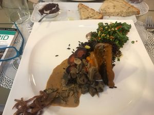 tempeh plate at Rayen Vegano in Madrid