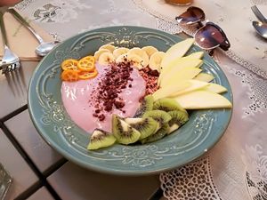 granola yoghurt at Rayen Vegano in Madrid