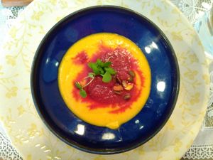 Entrante menú dos platos at Rayen Vegano in Madrid