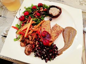 Tempeh, Berries and Mushrooms. at Rayen Vegano in Madrid