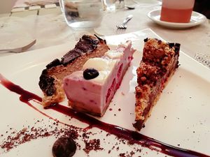 raw cakes at Rayen Vegano in Madrid