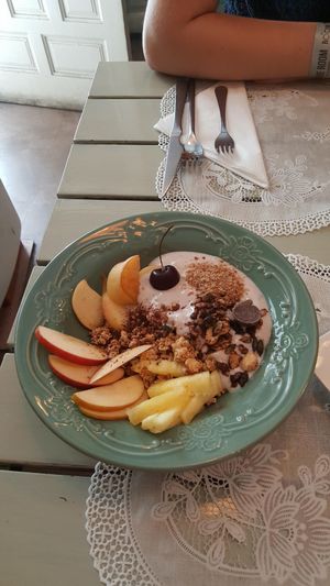 Soya yogourt, granola and fruits at Rayen Vegano in Madrid