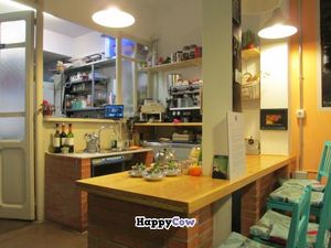 Counter area. at Rayen Vegano in Madrid