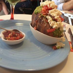 perrito caliente at Rayen Vegano in Madrid