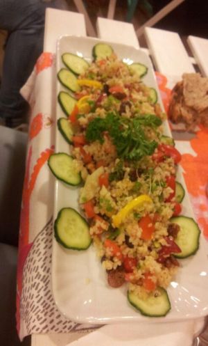 Ensalada de cuscús de bulgur.
Bulgur couscous salad. at Rayen Vegano in Madrid