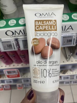 Vegan & cruelty free conditioner brand   at Maxi Coal in Pescara