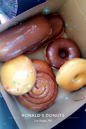 🍩🍩🍩 at Ronald's Donuts in Las Vegas