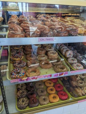 Some donuts clearly labeled vegan at Ronald's Donuts in Las Vegas