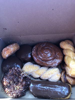 Yum at Ronald's Donuts in Las Vegas