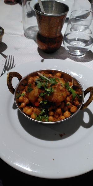 Pomme de terre et pois chiches at Les saveurs d'Himalaya in Dourdan