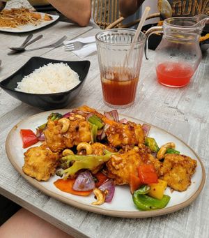 Vegan Cashew Stirfry at Klomklom in Maastricht