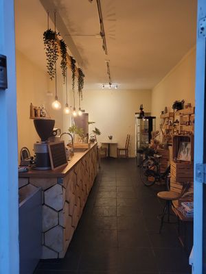 Inside view (more seating options on the patio) at Klomklom in Maastricht