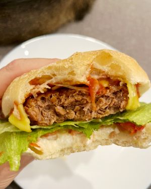 I bought Beyond burger's cutlets in La Sirena and cooked vegan burger with buns, Violife cheese, Hellmann's vegan mayo, ketchup, Iceberg salad and homemade marinated onions at La Sirena in Premia De Mar