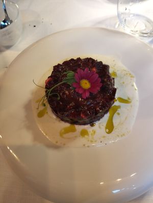 Tartare di barbabietola su latte di cocco at AMARE in Carpi
