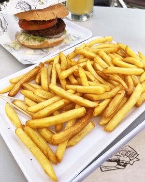 Simple fries at John's Grobe in Premia De Mar