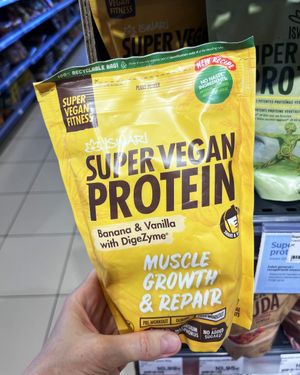 Vegan protein with banana and vanilla at Veritas in Premia De Mar