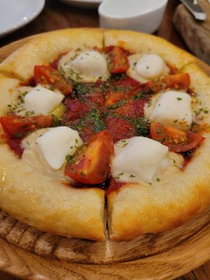 Pizza. Yummy but tiny at CHOICE in Kyoto