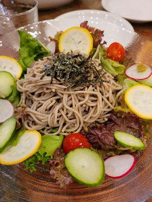 Cold soba salad at CHOICE in Kyoto