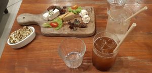 Fauxmages + boissons at CHOICE in Kyoto