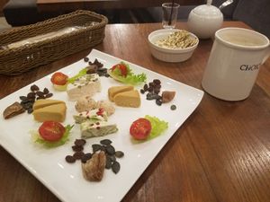 5 cheese plate (all non-dairy) at CHOICE in Kyoto