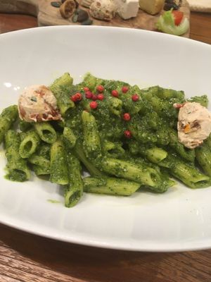 Spinach and chlorella pasta very good  at CHOICE in Kyoto