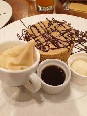 Pancakes at CHOICE in Kyoto