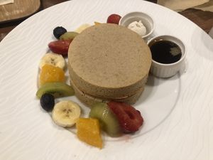 Fruit pancakes at CHOICE in Kyoto