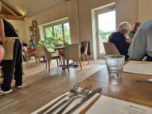 Setting at The Griffin Inn in Leicester