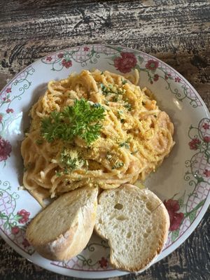 Spaghetti w/“cheese"  at Vegan Soul Cafe in Penida Island