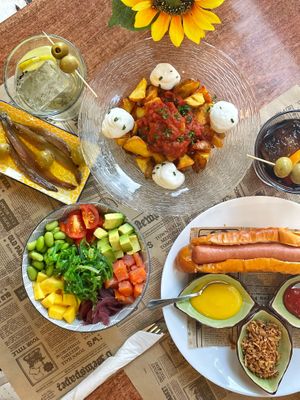  at Gastrobar Decibels in Premia De Mar