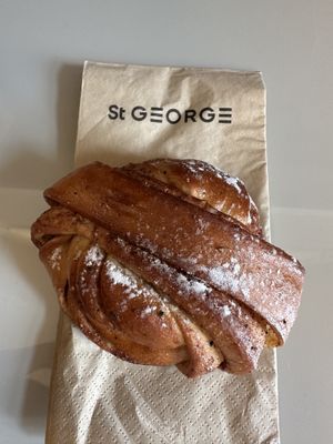 Vegan options   at St George Bakery in Helsinki